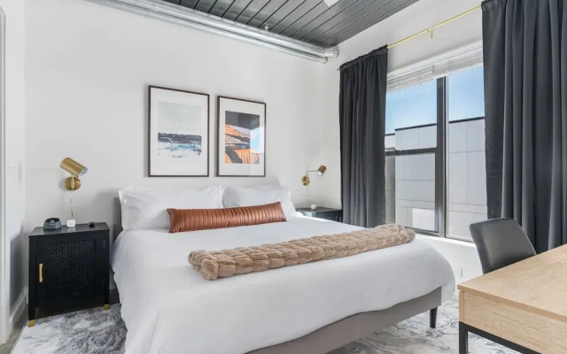 Lodgeur Elegant Energetic 1BR Loft Midtown - Midmain-5425