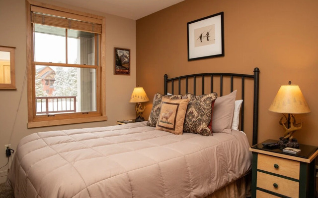8282 Silver Mill 1 Bedroom Condo by RedAwning