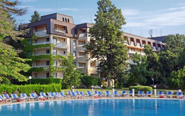 Hotel Lotos - Riviera Holiday Resort вид на фасад