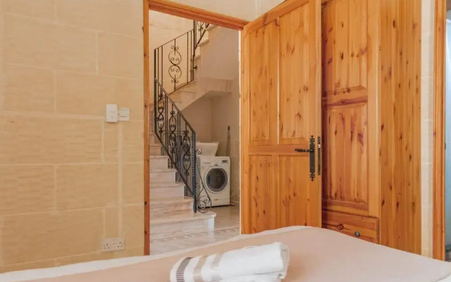Ta Danjela Villa Sleeps 8 With Pool