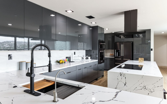 Luxurious Austin Hideaway! 4,400-sq-ft Estate