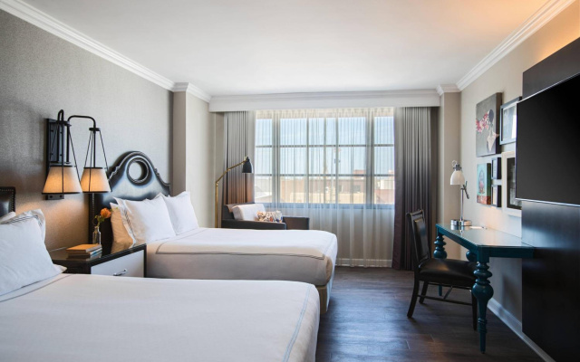 The Lindy Renaissance Charleston Hotel
