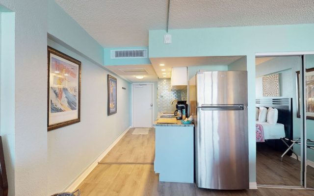 Hawaiian Inn 322