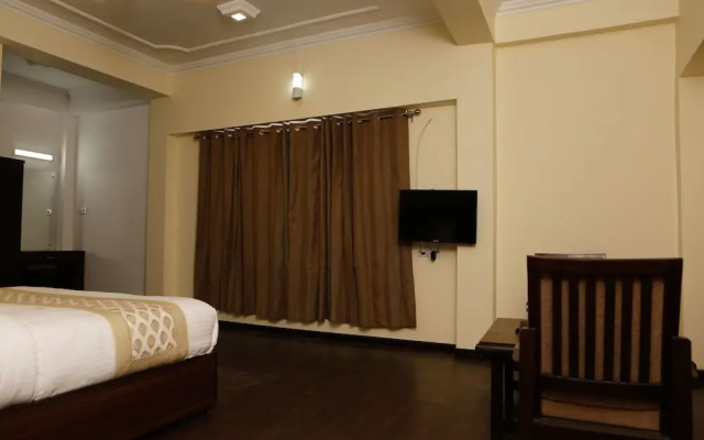 OYO 11490 Hotel Royal Hill