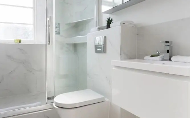 Modern 1BR Top Floor Apartment In Paddington