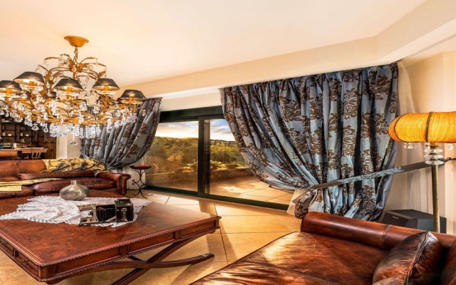 Villa Golden Crest