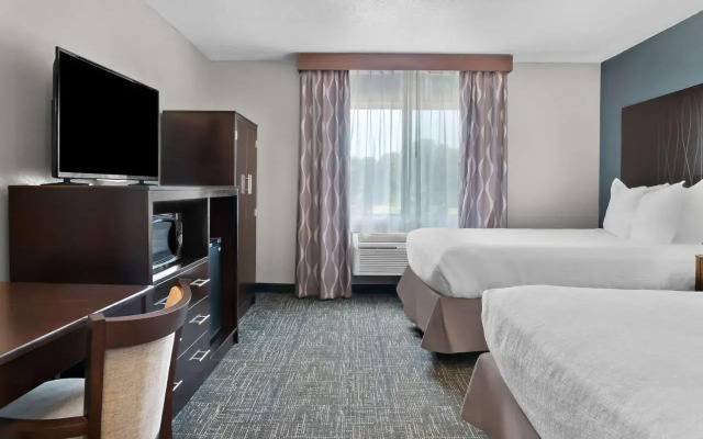 Best Western Plus Flint Airport Inn  Suites