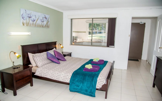 Sinclairs Country Retreat - Adults Only