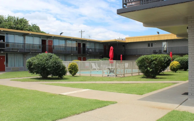 6 Paducah Motel