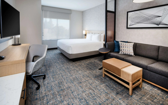 Hyatt Place Bakersfield