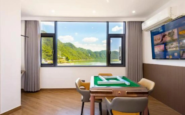 She County Shendu Town Gallery Home Homestay (Xin'anjiang Landscape Gallery Scenic Area)