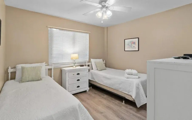 Driftwood Towers #4E by Southern Vacation Rentals