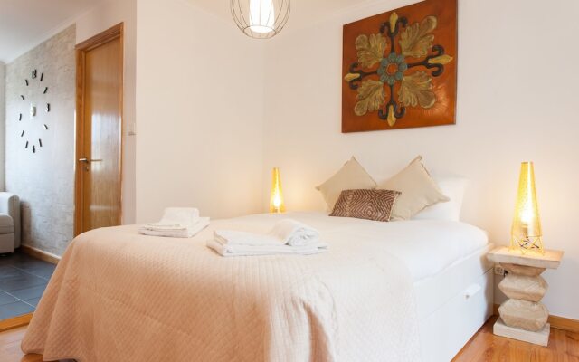 Апартаменты Moniz Studio Apartment - by LU Holidays вид на фасад