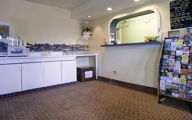 Americas Best Value Inn - Charles Town