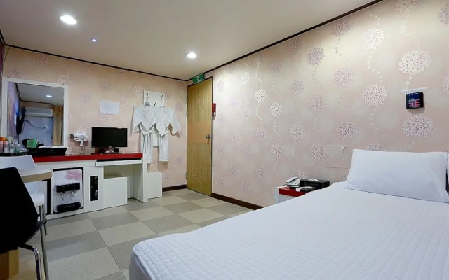 Hoegi Cherry Motel