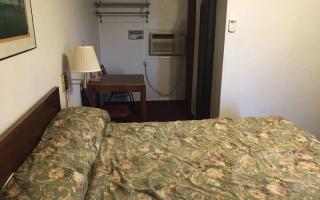 Holiday Motel