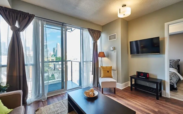 Toronto Escape - Moonstone Suite