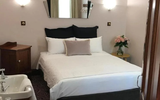 Astor Private Hotel (Adults Only)