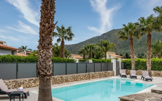 Villa Jacqueline con Piscina Privata 8 Posti Letto