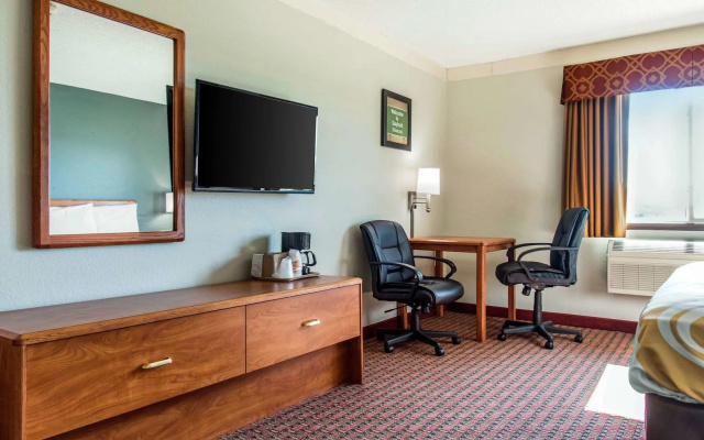 Travelers Lodge & Suites