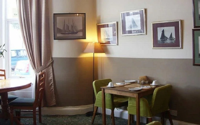 Commodore Guest House