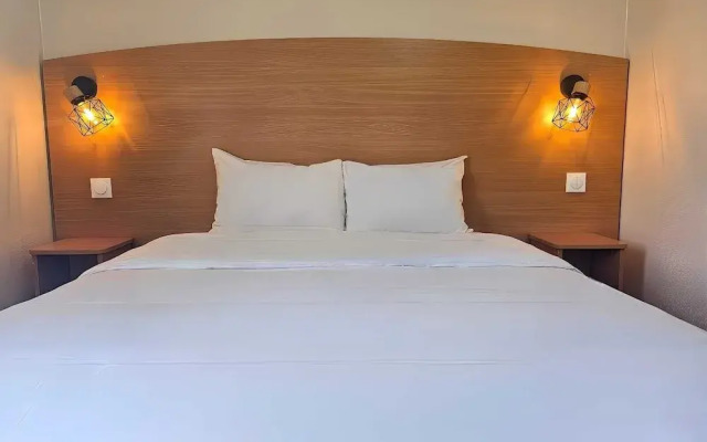 Hotel initial by balladins Roissy CDG / Saint-Mard
