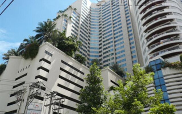 Апартаменты Rembrandt Towers Serviced Apartments Бангкок вид на фасад