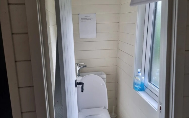 Glamping Hut - Riverview 4