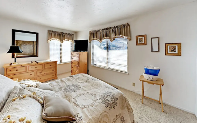 Katherine - 3 Br Townhouse