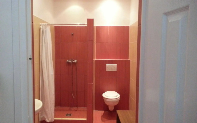  Caterina Hostel and Guesthouse