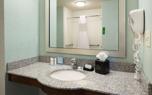 Hampton Inn & Suites Lincoln - Northeast I-80