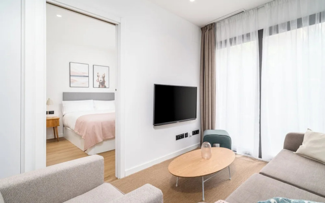 Limehome Barcelona Plaça Pirineus