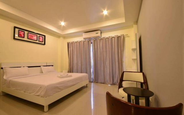Royal Q&D Suites Hotel