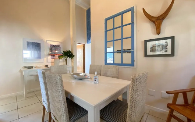Searle's Manor - Apt 13