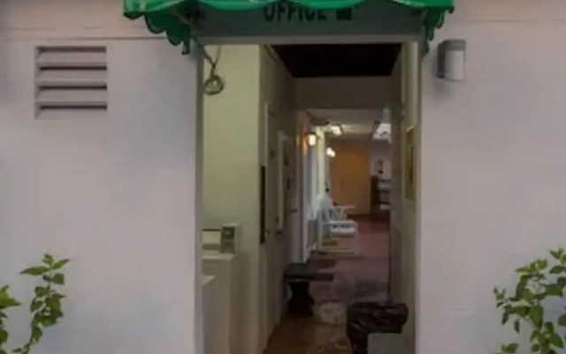 Green Seas Motel