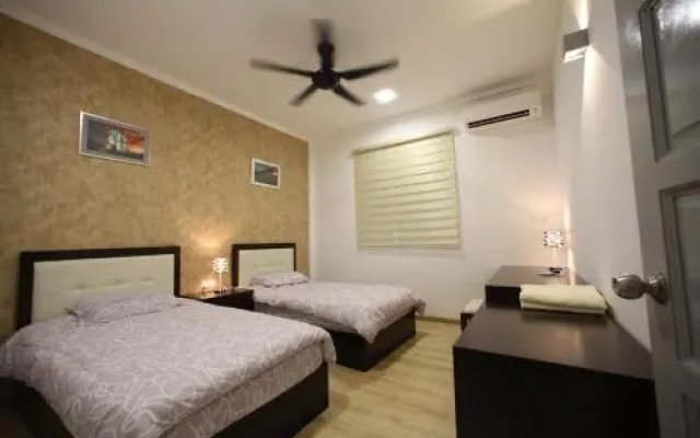 Come Inn Homestay 1379