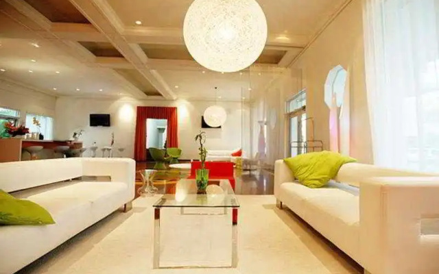 Carlton Hotel South Beach