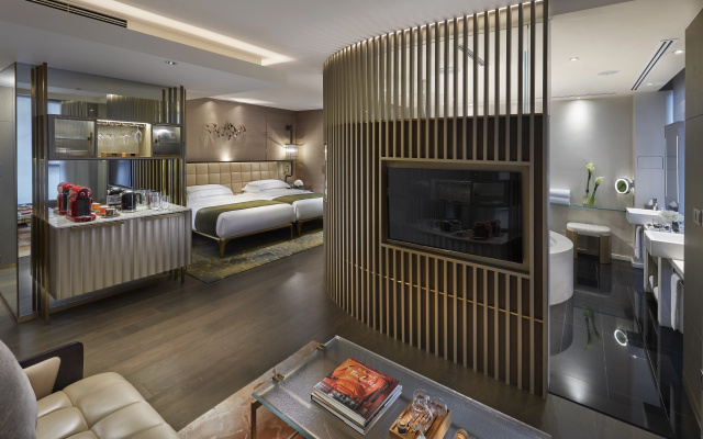 Mandarin Oriental The Landmark, Hong Kong