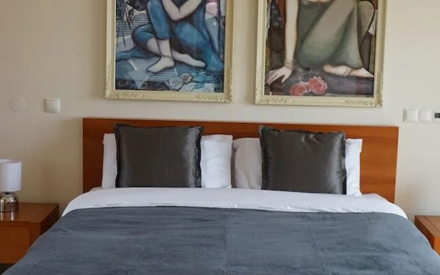 Wallis Villa