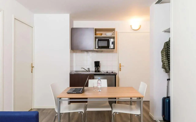 Rental Apartment Adagio Paris Clamart - Clamart 4 Persons - Pop 14612