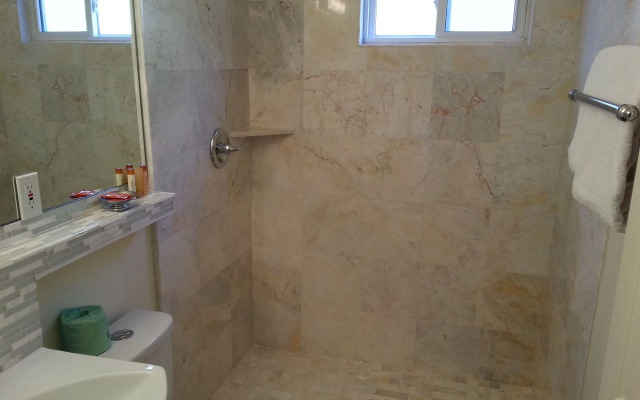 Vendange Carmel Inn & Suites