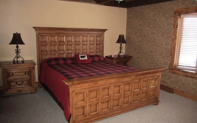 Moose Tracks Lodge