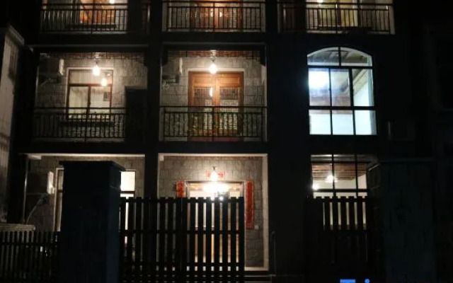 Ziyan Shanju Inn