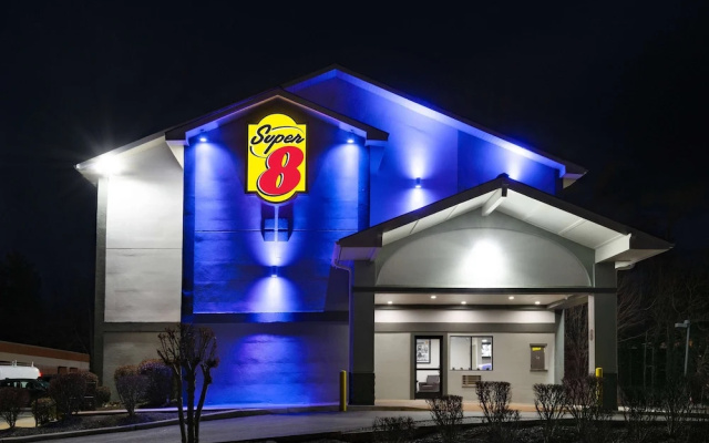 Super 8 Charlottesville