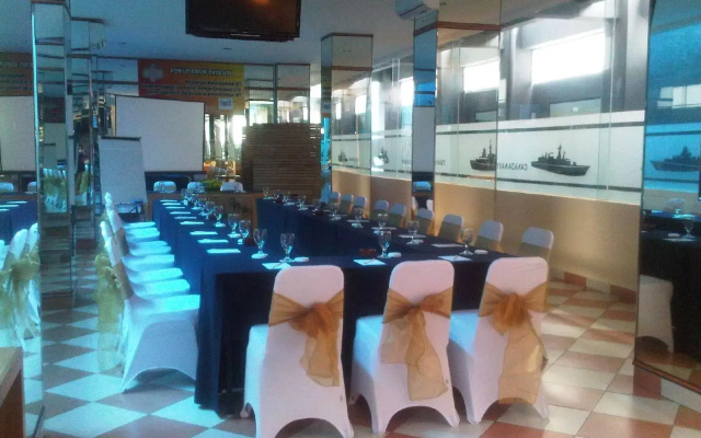 Dermaga Keluarga Hotel