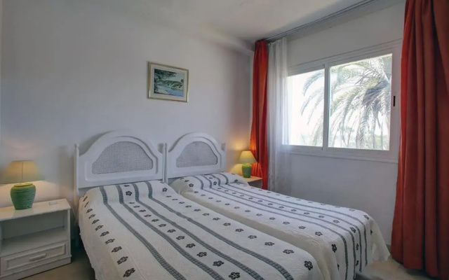 Lovely beachfront apartment Puerto Banus Marbella