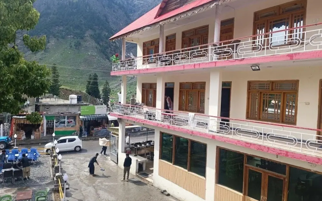 Saif Ul Malik Hotel & Restaurant