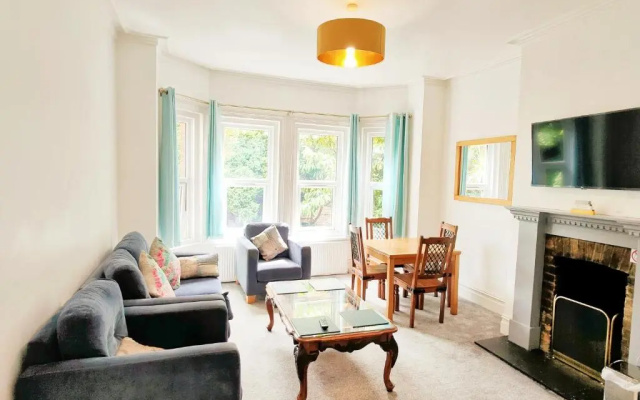B-New Flat,4 Adults,20 mins to Beach,Netflix,Wifi