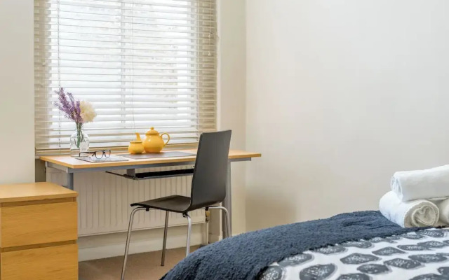 JOIVY Charming 1 Bed Flat, Sleeps 4