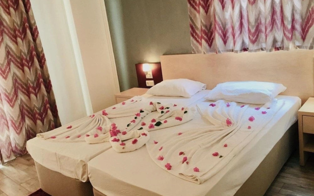 Side Elis Hotel